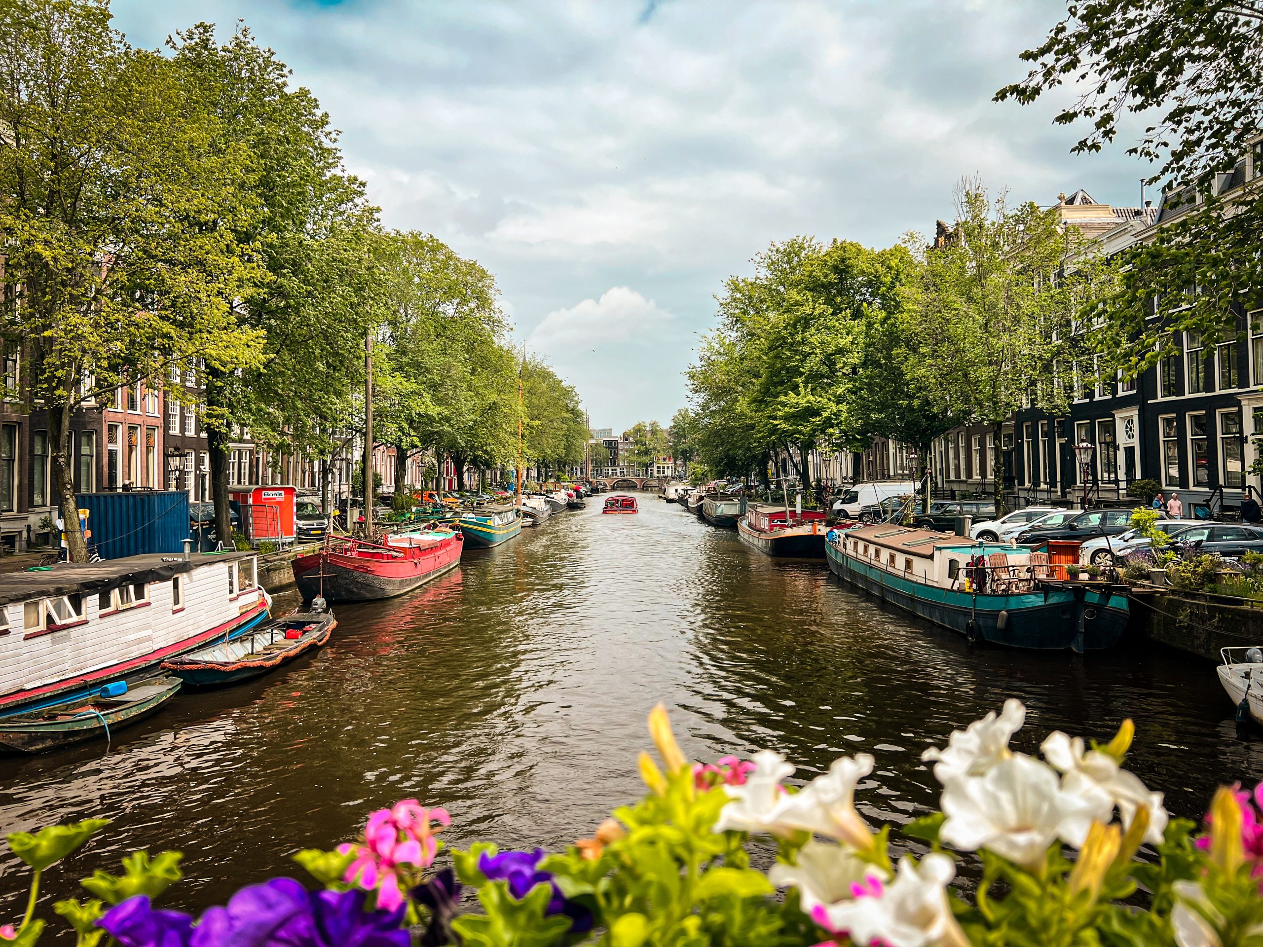 Amsterdam De Jordaan self guided food tour Jordaan canals scaled